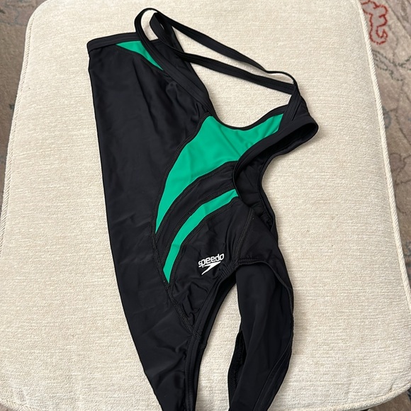 SPEEDO Powerflex Eco 1-piece training/competition suit size 8/34 - Picture 9 of 9